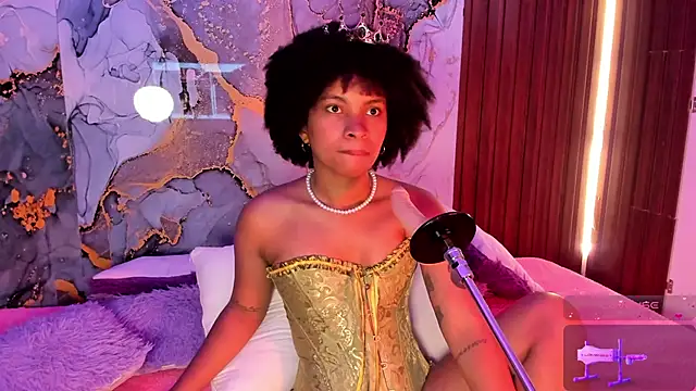 Lolalewis777 online show from November 1, 2025, 4:56 pm