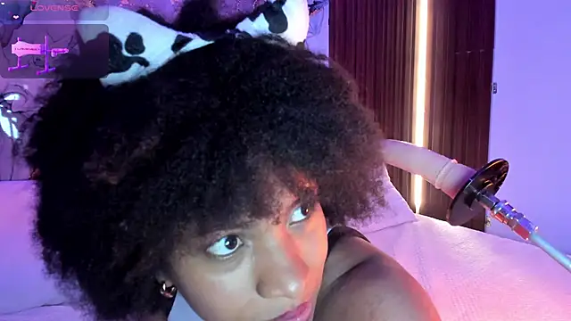 Snapshot of Lolalewis777 chatting on October 4, 2025, 8:43 pm Lolalewis777 online show from October 4, 2025, 8:43 pm