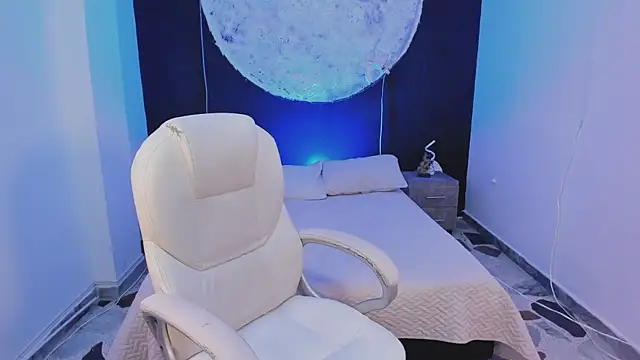 Snapshot of ShaniaDaniels chatting on September 18, 2025, 9:07 pm ShaniaDaniels online show from September 18, 2025, 9:07 pm