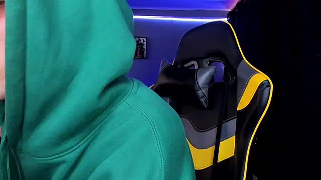 Snapshot of alexgiraldo__ chatting on September 26, 2025, 12:56 pm alexgiraldo online show from September 26, 2025, 12:56 pm