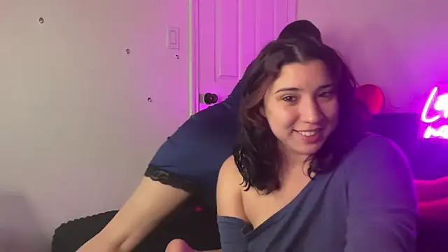 nina lovez online show from December 18, 2025, 3:22 am