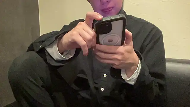 Snapshot of ko-ki012 chatting on October 19, 2025, 5:37 pm ko-ki012 online show from October 19, 2025, 5:37 pm