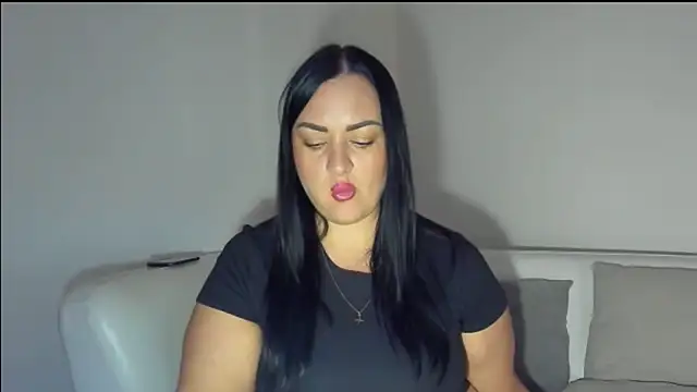 Snapshot of AliTemptress chatting on October 15, 2025, 5:43 pm AliTemptress online show from October 15, 2025, 5:43 pm