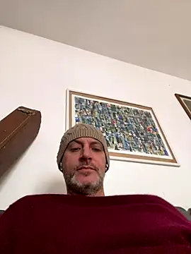 Snapshot of Maurinho3005 chatting on November 6, 2025, 7:45 am Maurinho3005 online show from November 6, 2025, 7:45 am