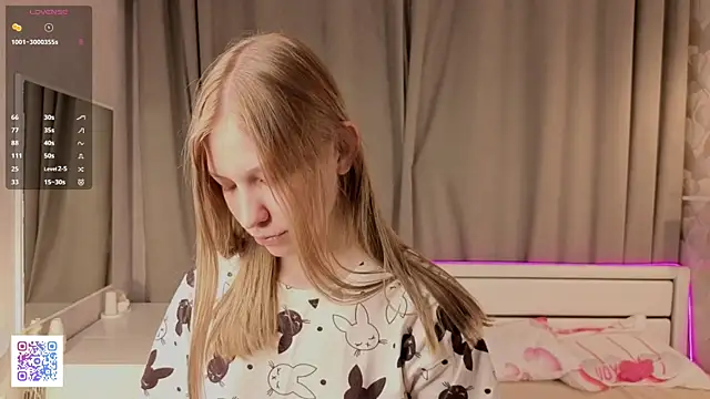 Snapshot of LynneHaviland chatting on October 23, 2025, 6:06 pm LynneHaviland online show from October 23, 2025, 6:06 pm