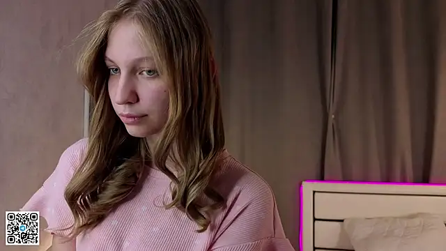 Snapshot of LynneHaviland chatting on September 18, 2025, 6:33 pm LynneHaviland online show from September 18, 2025, 6:33 pm