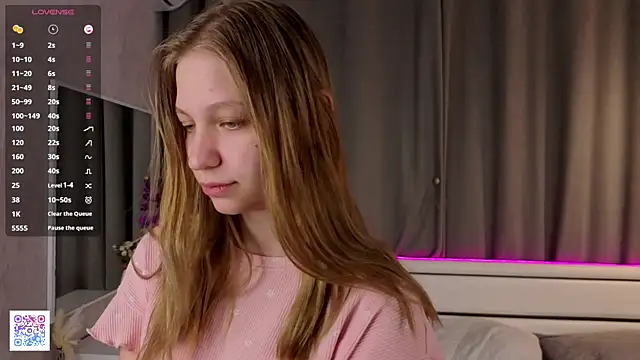 Snapshot of LynneHaviland chatting on September 30, 2025, 6:03 pm LynneHaviland online show from September 30, 2025, 6:03 pm