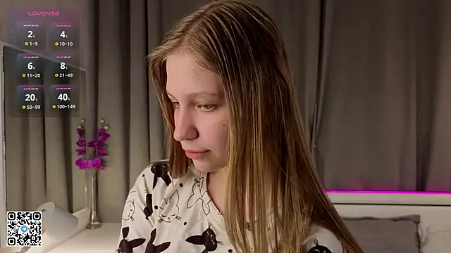 Snapshot of LynneHaviland chatting on September 27, 2025, 6:03 pm LynneHaviland online show from September 27, 2025, 6:03 pm