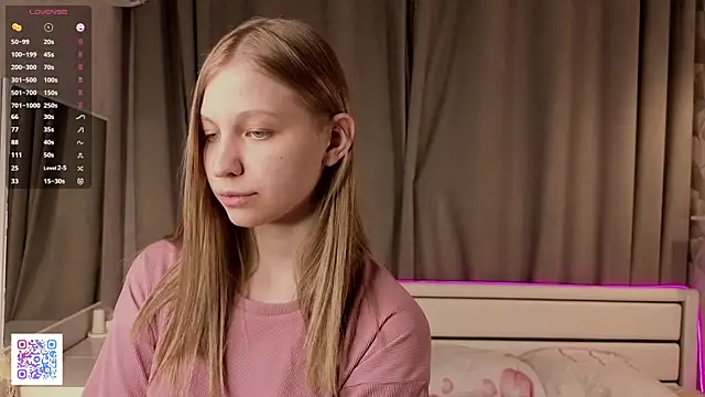 Snapshot of LynneHaviland chatting on October 25, 2025, 6:08 pm LynneHaviland online show from October 25, 2025, 6:08 pm