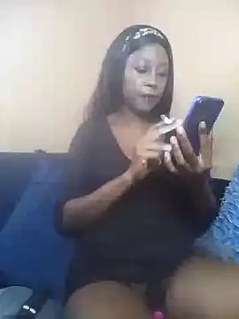 Snapshot of CocoButterxx chatting on September 19, 2025, 9:35 am CocoButterxx online show from September 19, 2025, 9:35 am