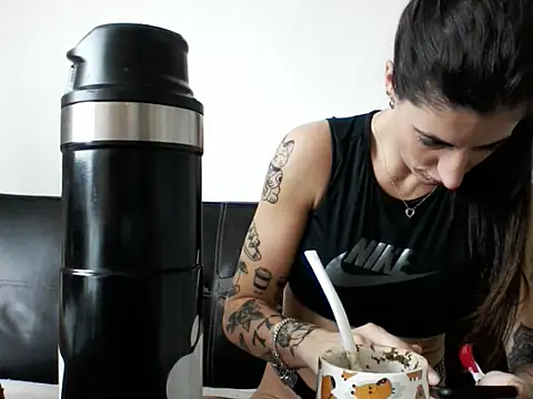 ferchule7 online show from October 3, 2025, 1:12 pm