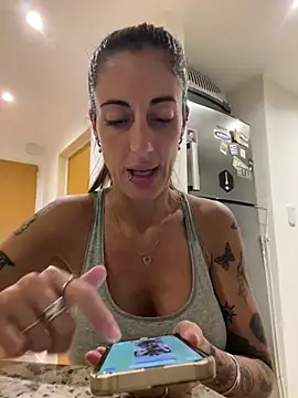 ferchule7 online show from April 15, 2026, 12:49 am