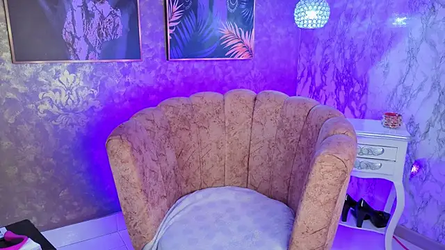 Snapshot of Lexxi_Luna chatting on October 8, 2025, 3:19 am Lexxi Luna online show from October 8, 2025, 3:19 am