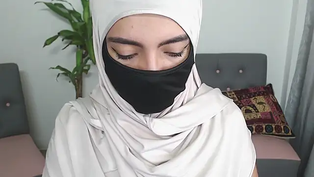 jade nassar online show from October 31, 2025, 11:44 pm