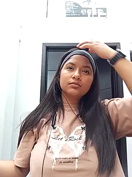Angel yk online show from September 9, 2025, 1:53 pm