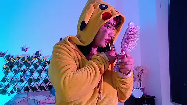 daisy girll online show from September 20, 2025, 12:43 pm