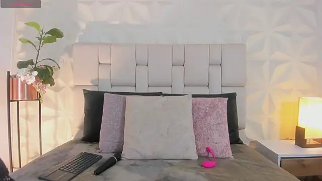 Snapshot of scarlettadams__ chatting on October 30, 2025, 12:03 pm scarlettadams online show from October 30, 2025, 12:03 pm