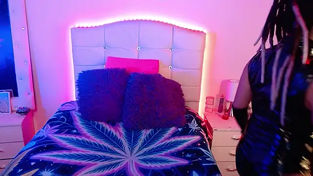 Snapshot of elapetitie chatting on September 25, 2025, 4:40 am elapetitie online show from September 25, 2025, 4:40 am