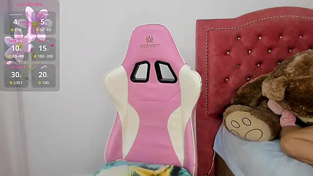 Snapshot of Nataly_evans18 chatting on September 11, 2025, 1:27 am Nataly evans18 online show from September 11, 2025, 1:27 am