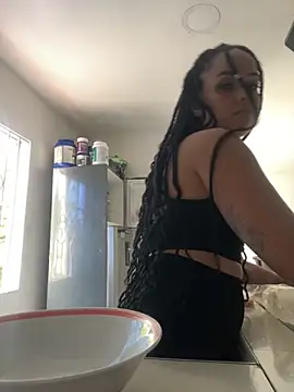 Snapshot of Samara_Hadi_ chatting on October 28, 2025, 5:45 pm Samara Hadi  online show from October 28, 2025, 5:45 pm