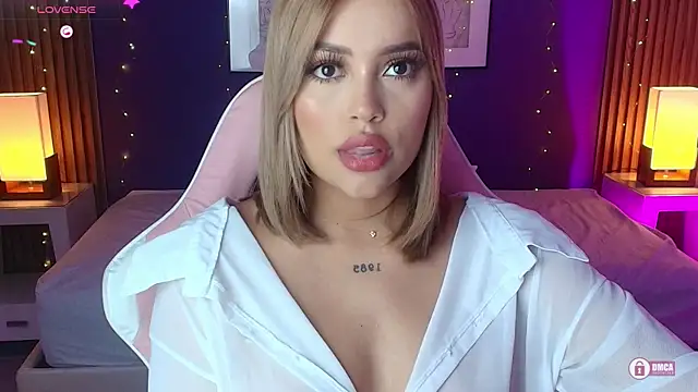 Snapshot of _meliblue chatting on October 1, 2025, 7:40 pm  meliblue online show from October 1, 2025, 7:40 pm