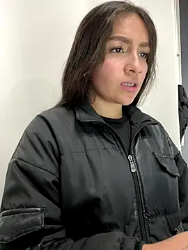 Alyha Cortes online show from October 18, 2025, 2:35 am