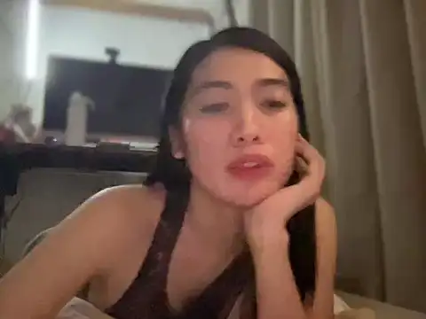 Snapshot of Madmoisellex chatting on May 11, 2026, 7:00 pm Madmoisellex online show from May 11, 2026, 7:00 pm