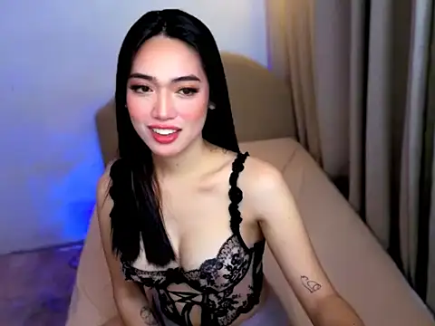 Snapshot of Madmoisellex chatting on April 24, 2026, 6:21 pm Madmoisellex online show from April 24, 2026, 6:21 pm