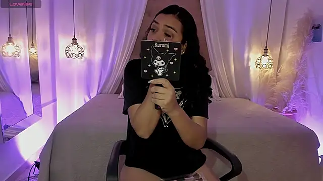 Snapshot of Artemisa08 chatting on October 1, 2025, 2:06 am Artemisa08 online show from October 1, 2025, 2:06 am