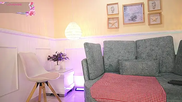 Snapshot of LoonaNyx chatting on September 25, 2025, 11:38 am LoonaNyx online show from September 25, 2025, 11:38 am