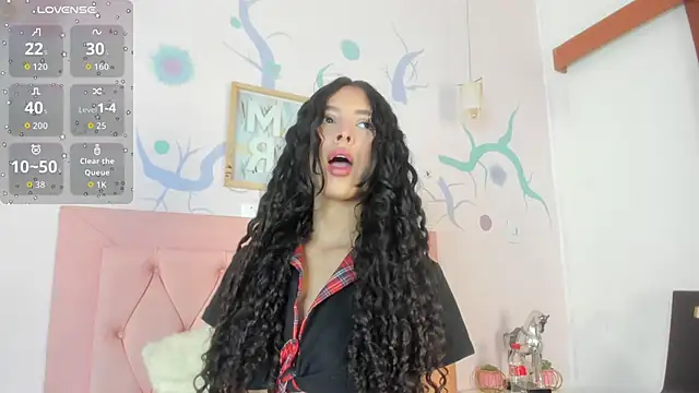 Snapshot of NoahPerez chatting on October 18, 2025, 2:35 am NoahPerez online show from October 18, 2025, 2:35 am