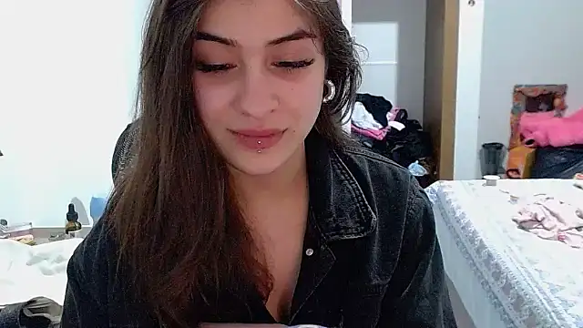 Snapshot of Becca_B chatting on October 12, 2025, 2:35 am Becca B online show from October 12, 2025, 2:35 am