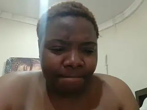 Snapshot of VoluptuousXX5 chatting on October 8, 2025, 6:15 am VoluptuousXX5 online show from October 8, 2025, 6:15 am