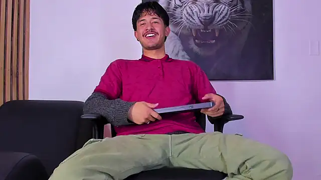 Snapshot of DimitriDeluxe chatting on September 16, 2025, 7:48 pm DimitriDeluxe online show from September 16, 2025, 7:48 pm