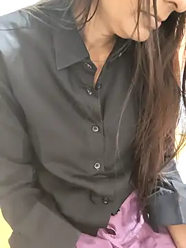 Shalu G online show from November 7, 2025, 7:02 am