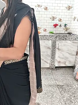 Snapshot of Shalu_G chatting on September 24, 2025, 2:40 am Shalu G online show from September 24, 2025, 2:40 am