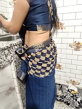 Shalu G online show from April 10, 2026, 6:37 pm