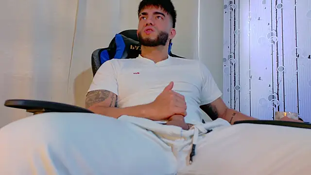 Snapshot of King_Draven3 chatting on September 19, 2025, 7:18 pm King Draven3 online show from September 19, 2025, 7:18 pm