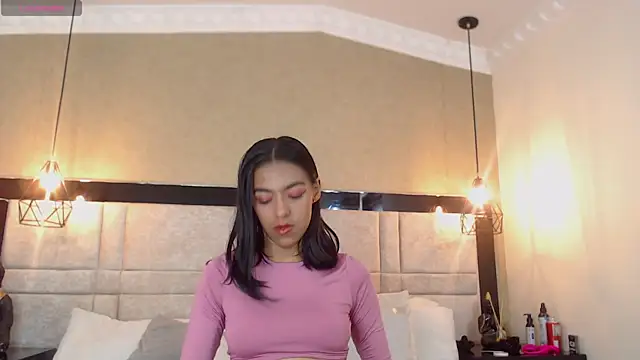 SaraaTylor online show from September 13, 2025, 8:09 pm