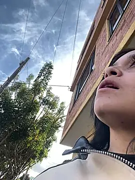 Emily Rivers  online show from October 1, 2025, 1:04 pm