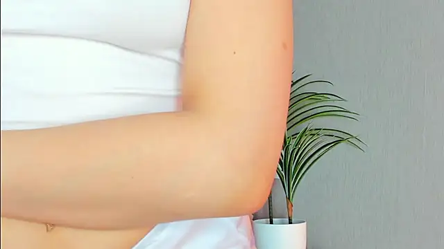 Snapshot of Forever_Smiler chatting on September 23, 2025, 9:05 am Forever Smiler online show from September 23, 2025, 9:05 am