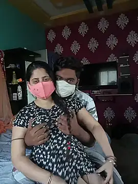 Snapshot of indiancouple659 chatting on February 26, 2026, 5:40 am indiancouple659 online show from February 26, 2026, 5:40 am