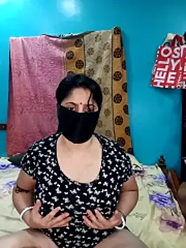 Snapshot of indiancouple659 chatting on February 15, 2026, 11:42 am indiancouple659 online show from February 15, 2026, 11:42 am