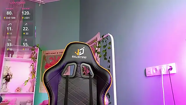 Snapshot of Kiara_Dream chatting on October 15, 2025, 9:01 pm Kiara Dream online show from October 15, 2025, 9:01 pm