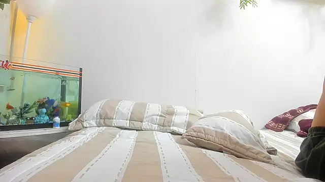 Angel superhuge online show from October 2, 2025, 12:41 pm