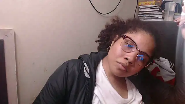 madelene online show from February 18, 2025, 1:32 am