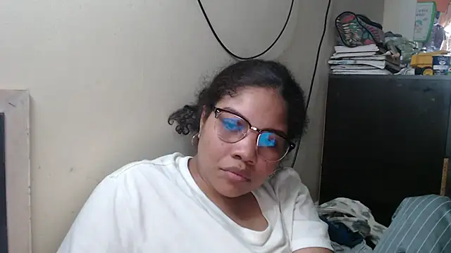 madelene online show from February 12, 2025, 1:41 am
