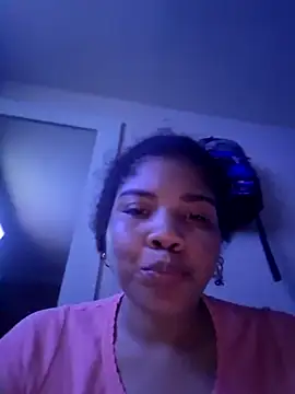madelene online show from February 18, 2025, 4:37 am