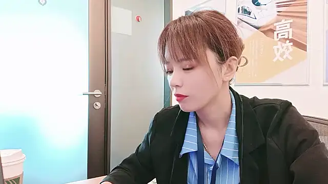 Snapshot of KKMM168 chatting on September 19, 2025, 4:49 am KKMM168 online show from September 19, 2025, 4:49 am