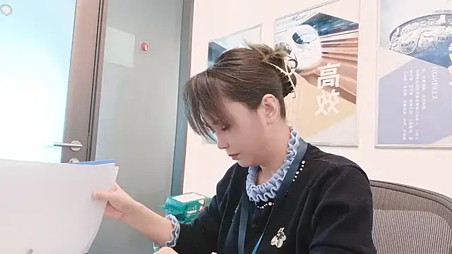 Snapshot of KKMM168 chatting on December 1, 2025, 1:28 am KKMM168 online show from December 1, 2025, 1:28 am